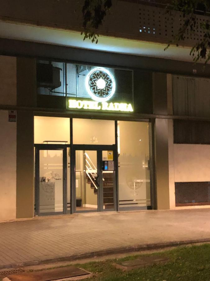 Hotel Radha L'Hospitalet de Llobregat Exterior foto