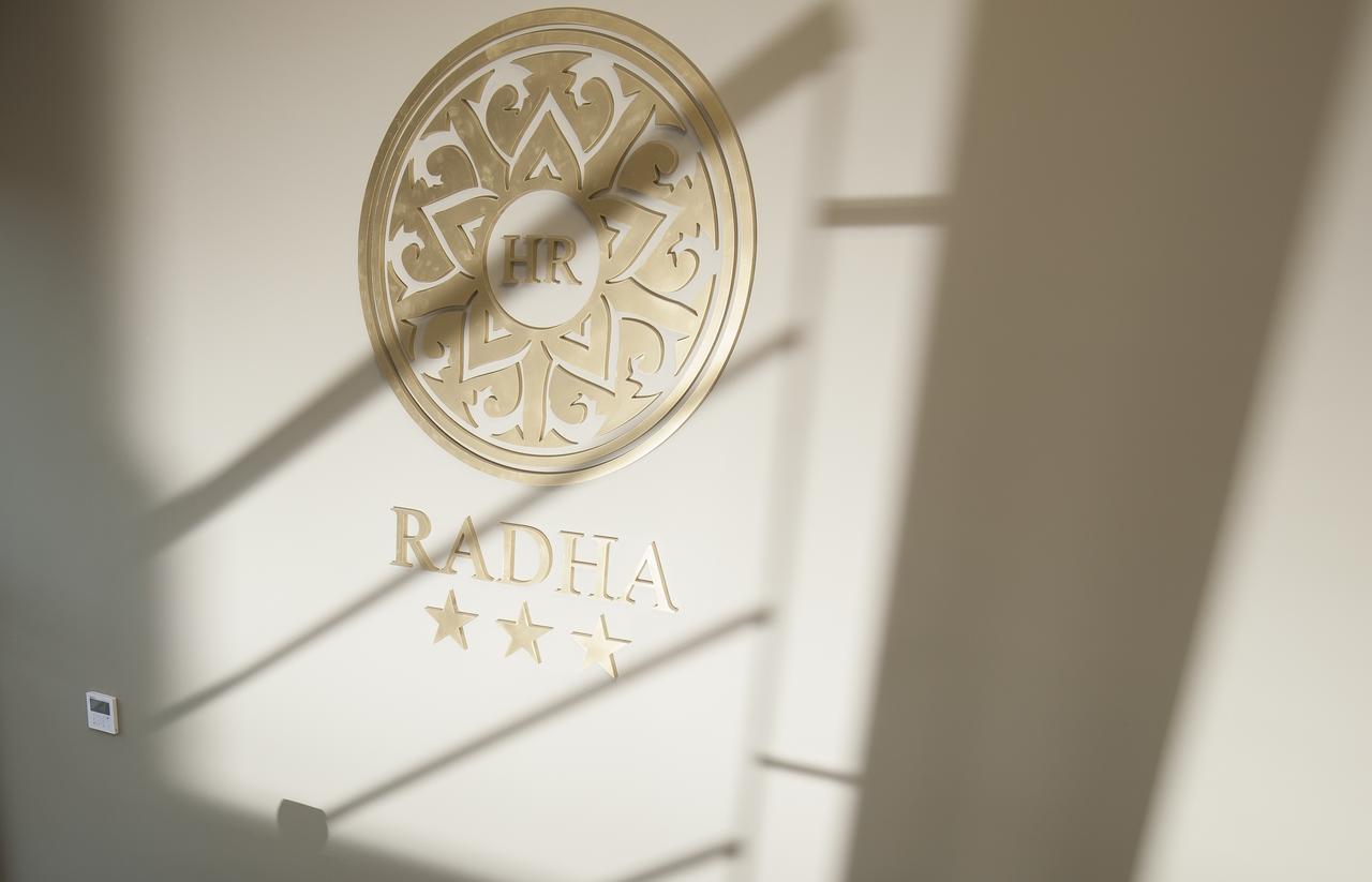 Hotel Radha L'Hospitalet de Llobregat Exterior foto